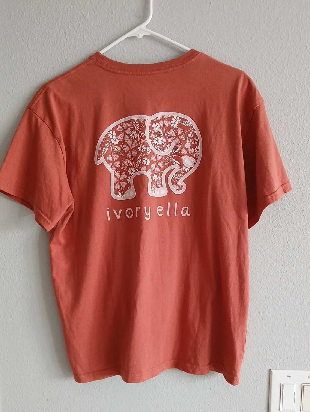 ivory ella Medium Short Sleeve Elephant Tee - Rust Organic Cotton
